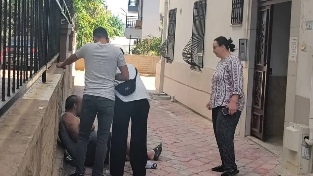 Antalya’da Kendini Yakmak İsteyen Adamı Bakın Kim İkna Etti? 2